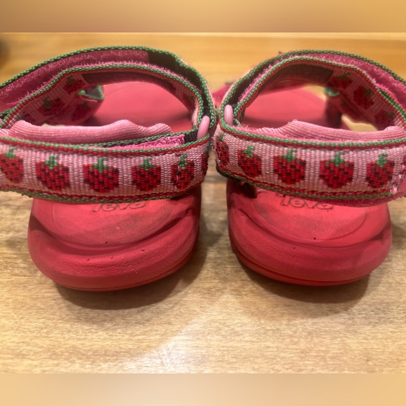 Strawberry Teva - Picture 4 of 6